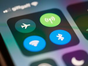 Como Aproveitar Wi-Fi Gratuito em Aeroportos e Hotéis para Economizar