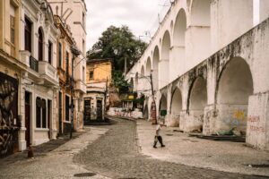 Como Manter o Orçamento Equilibrado durante as Viagens sem Sofrer Com o Dinheiro Falto