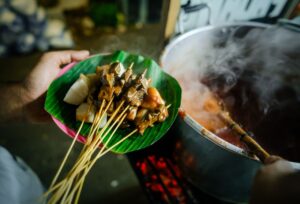 Como desvendar os segredos da culinária de rua: 10 pratos imperdíveis em suas viagens ao redor do mundo