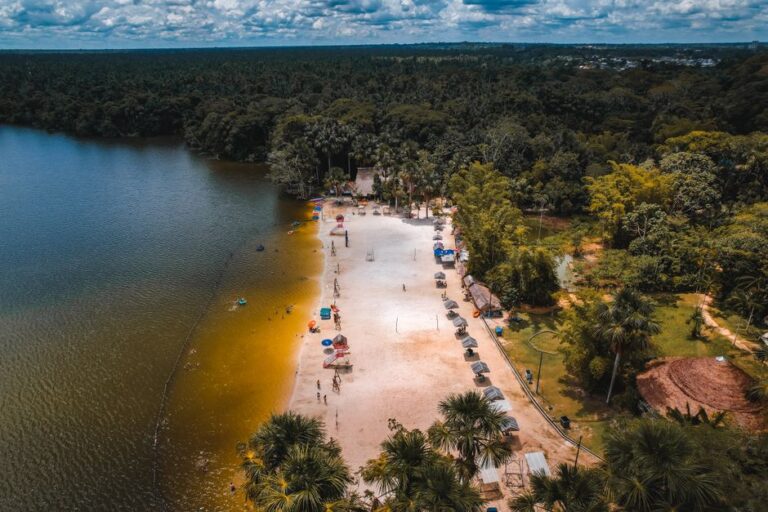 Os 8 destinos menos conhecidos no Brasil que você deve visitar em 2024: uma imersão na cultura local